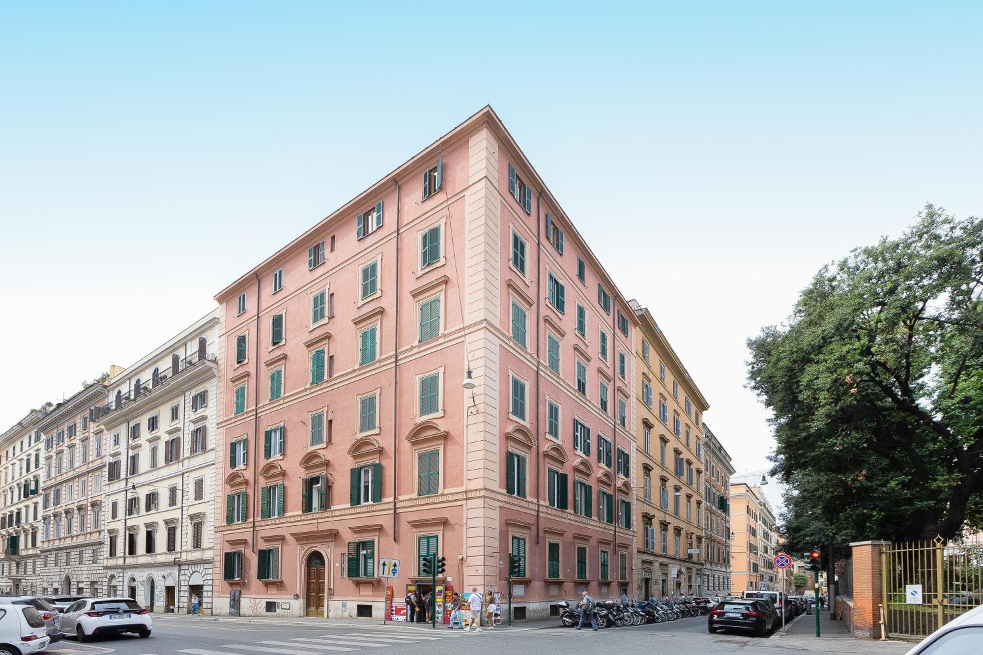 Iron Cityaus Termini 罗马 外观 照片